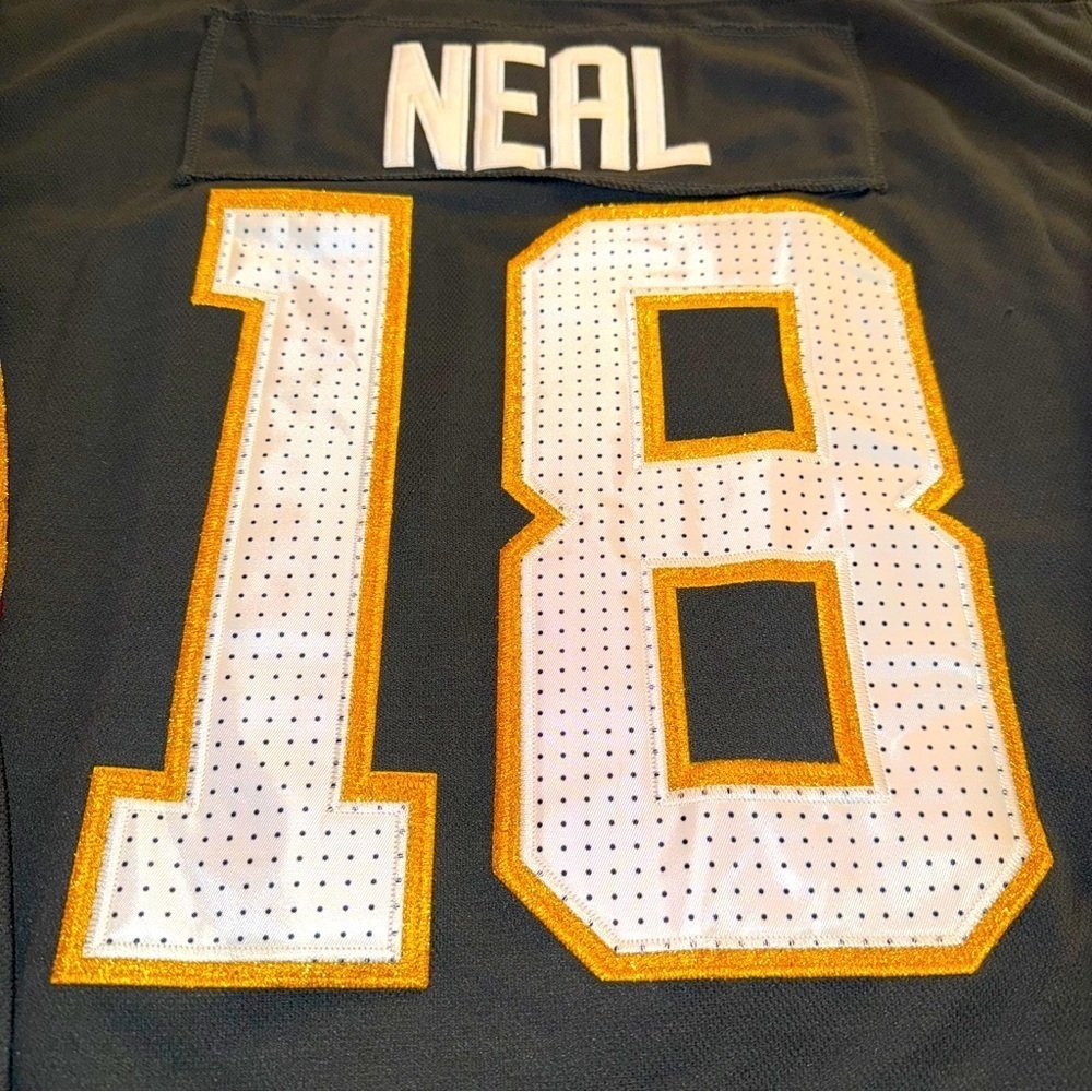 Vegas Golden Knights Jersey Size 60 Neal #18 NWT Adidas New Condition VGK Gray - Picture 13 of 14